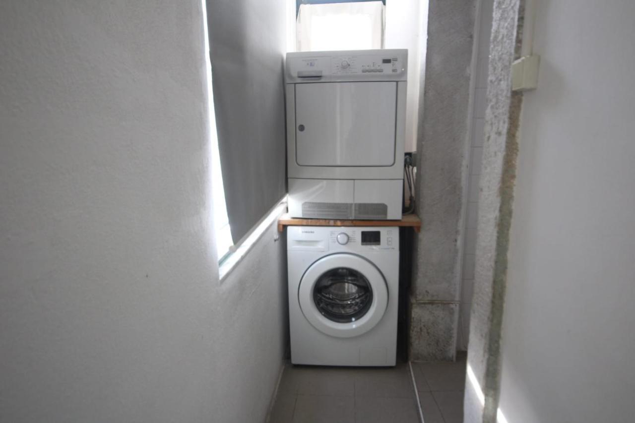 Romantic Chiado 7 -Private Small Single Room With No Outside Window Lisboa المظهر الخارجي الصورة
