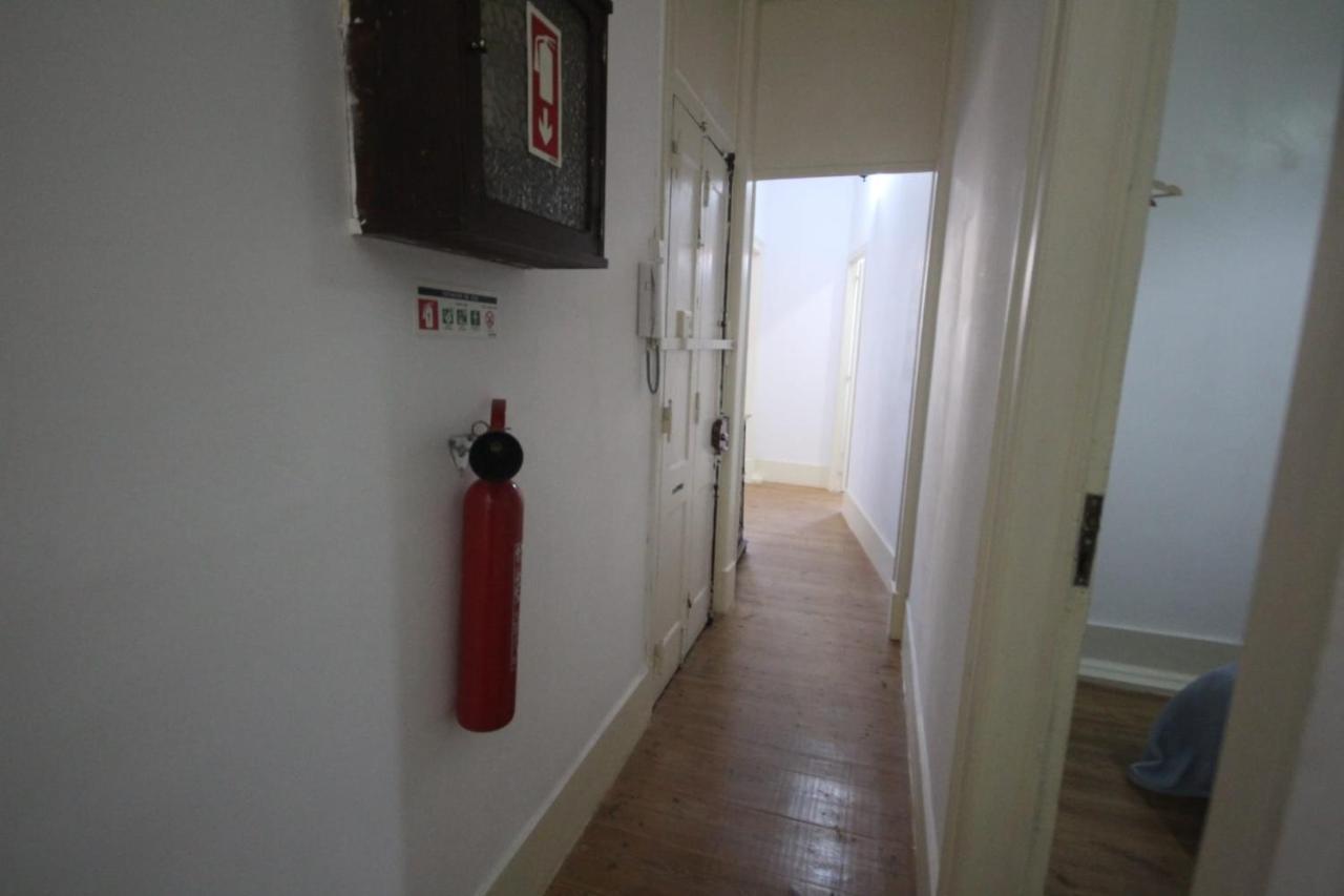 Romantic Chiado 7 -Private Small Single Room With No Outside Window Lisboa المظهر الخارجي الصورة