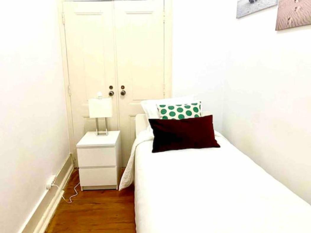 Romantic Chiado 7 -Private Small Single Room With No Outside Window Lisboa المظهر الخارجي الصورة